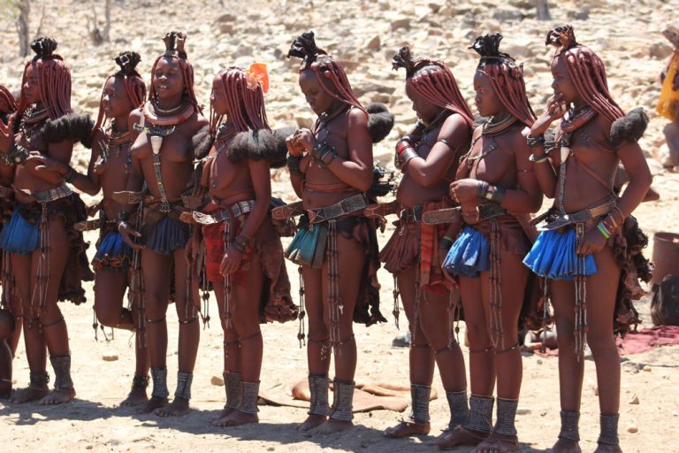 Visita de un poblado Himba en Namibia 556 visita-poblado-himba
