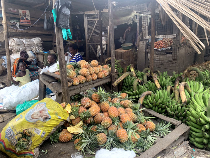 viaje-uganda-entebbe-mercado